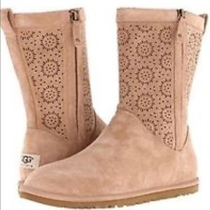 UGG low pro short boot